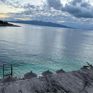 https://villa-xhefri-2.albaniahotels.org